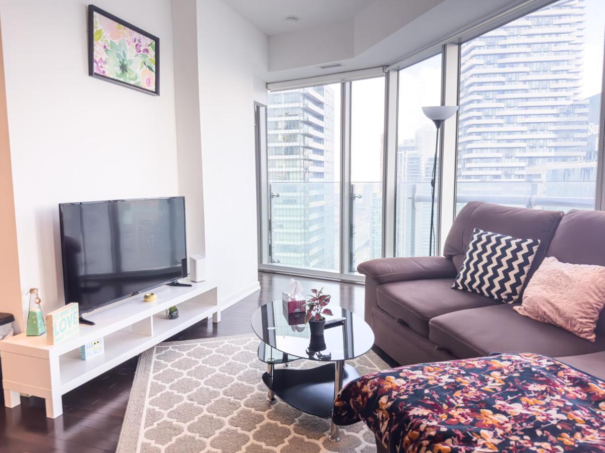 Luxury 2 Bedrooms With Lakeview Cn Tower Entertainment District Rogers Centre Toronto Exterior photo